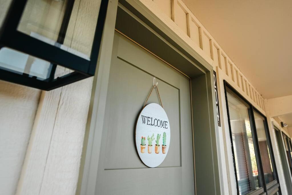 Pet Friendly Boho Condo With Pool--Fitness Center--Next To The Branson Landing--Close To Convention Center And Kanakuk Exterior photo