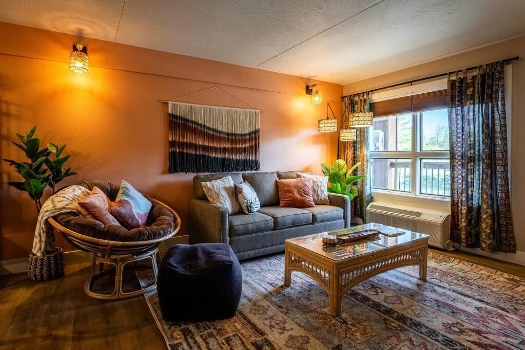 Pet Friendly Boho Condo With Pool--Fitness Center--Next To The Branson Landing--Close To Convention Center And Kanakuk Exterior photo