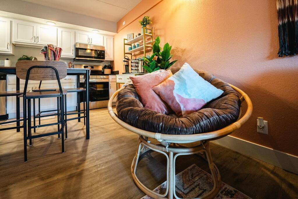 Pet Friendly Boho Condo With Pool--Fitness Center--Next To The Branson Landing--Close To Convention Center And Kanakuk Exterior photo