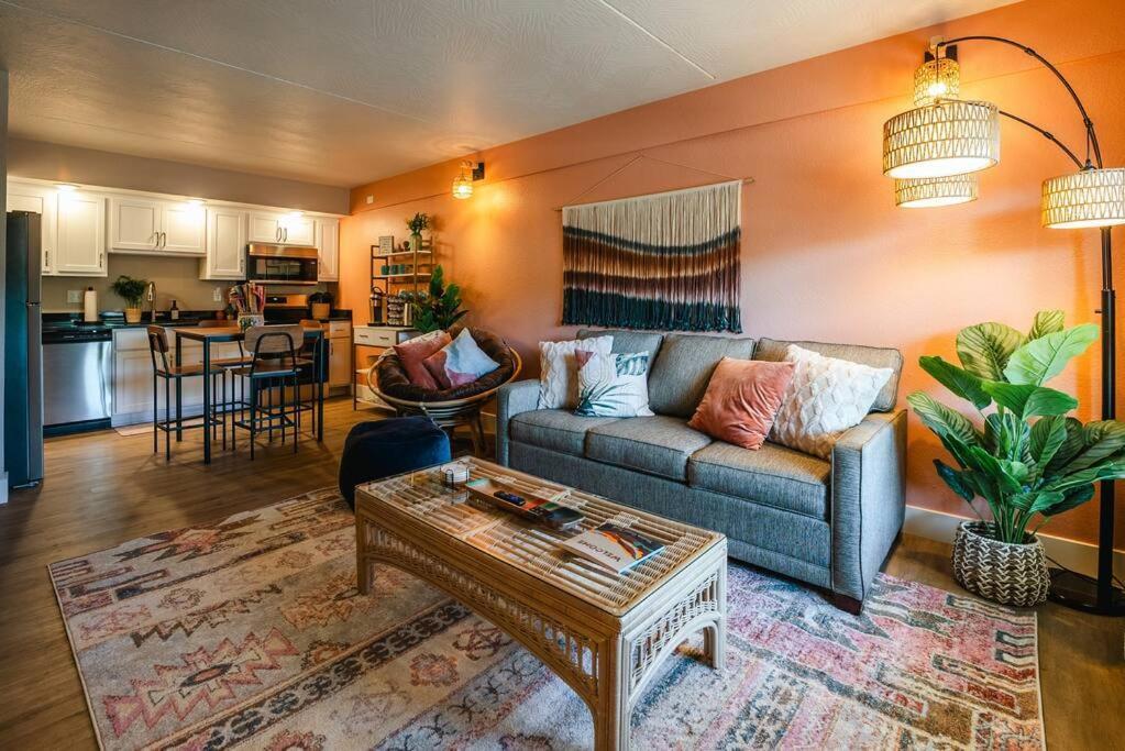 Pet Friendly Boho Condo With Pool--Fitness Center--Next To The Branson Landing--Close To Convention Center And Kanakuk Exterior photo