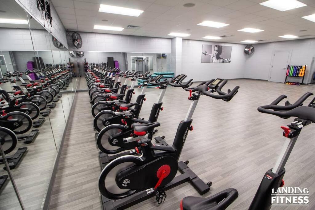 Pet Friendly Boho Condo With Pool--Fitness Center--Next To The Branson Landing--Close To Convention Center And Kanakuk Exterior photo