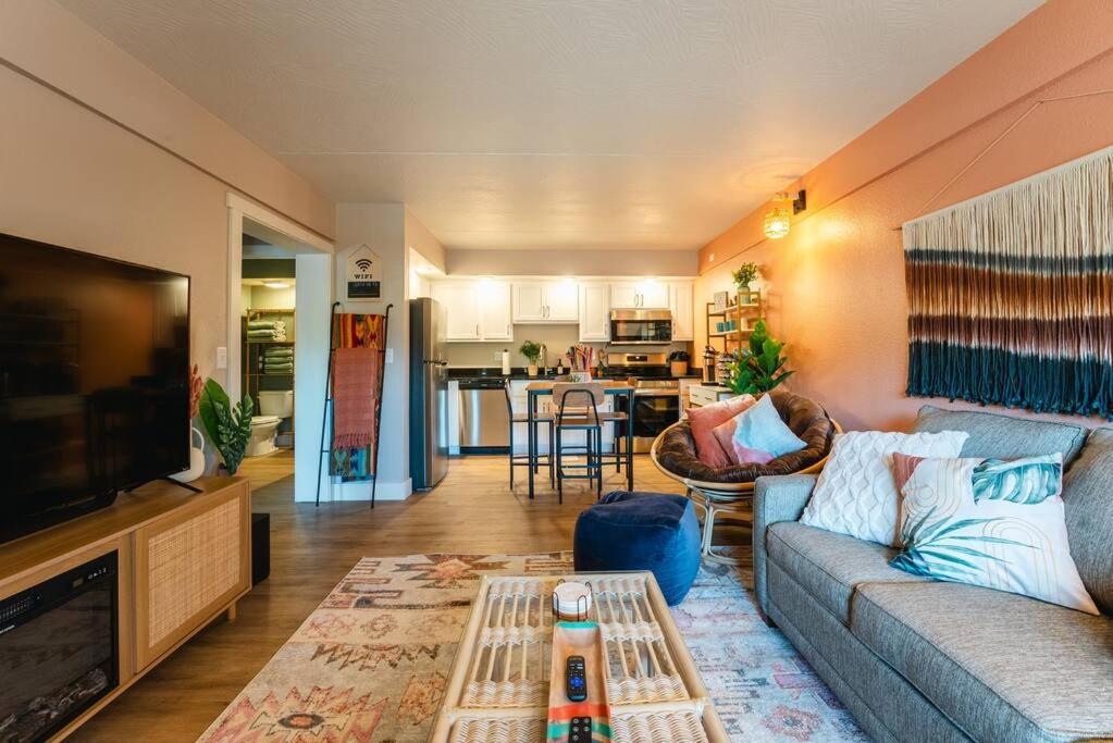 Pet Friendly Boho Condo With Pool--Fitness Center--Next To The Branson Landing--Close To Convention Center And Kanakuk Exterior photo